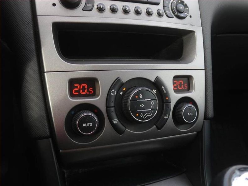 Peugeot 308 - hlavní fotka