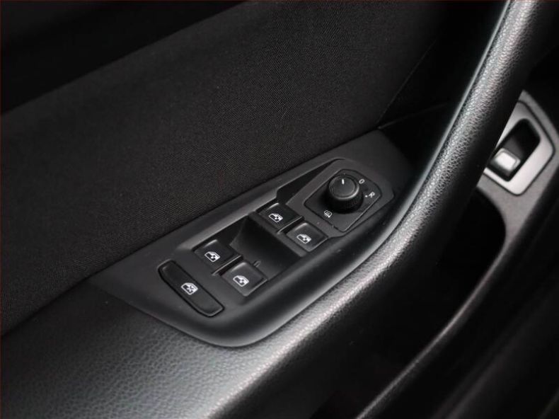 Volkswagen Passat - hlavní fotka