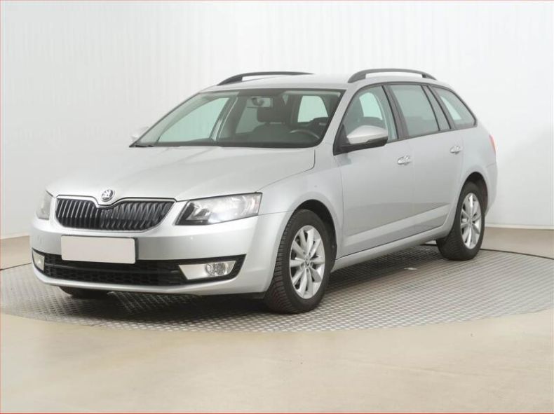 Škoda Octavia - hlavní fotka