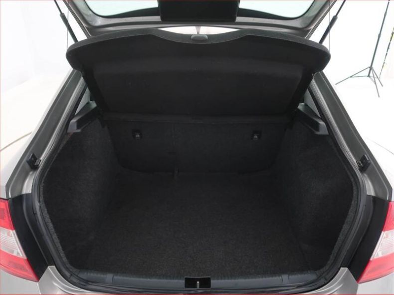 Škoda Rapid - hlavní fotka