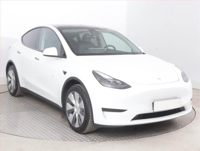 Tesla Model Y - hlavní foto