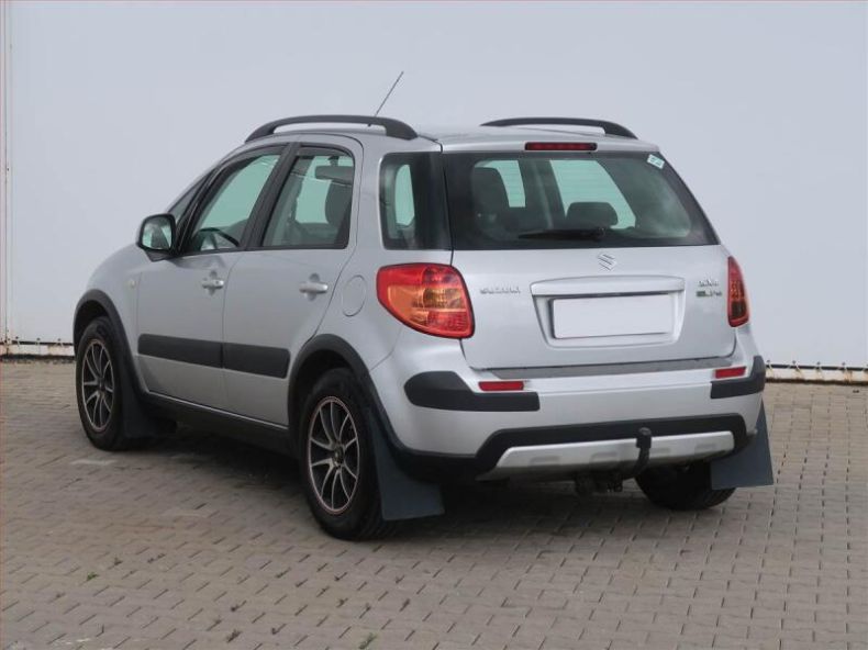 Suzuki SX4 - hlavní fotka