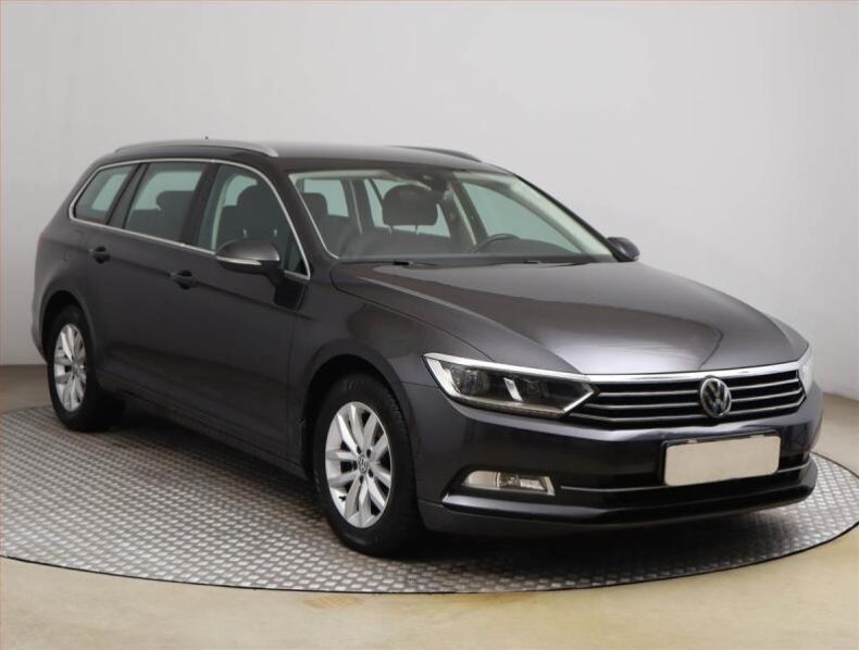 Volkswagen Passat - hlavní fotka inzerátu