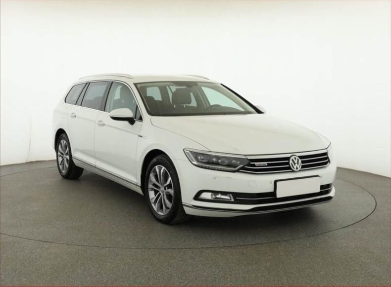 Volkswagen Passat - hlavní foto