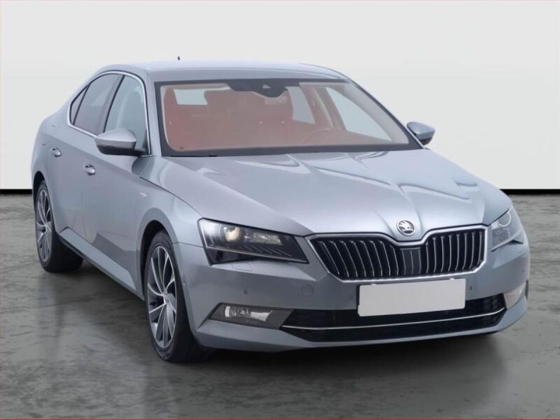 Škoda Superb - hlavní foto