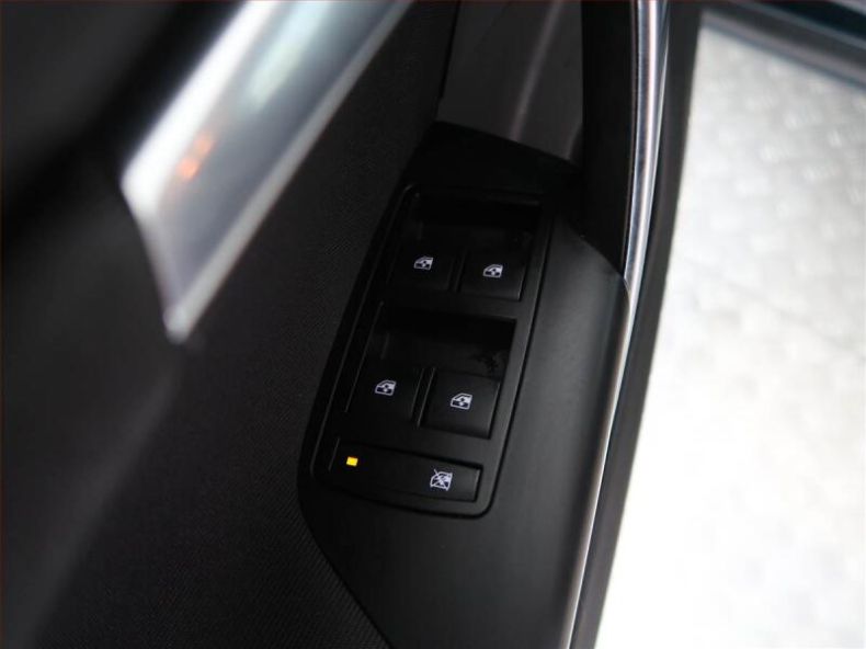 Opel Insignia - hlavní fotka