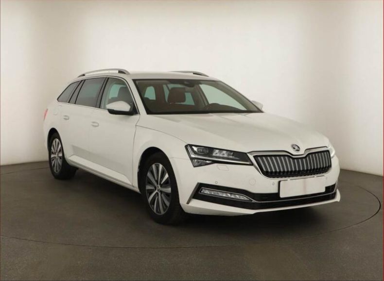 Škoda Superb - hlavní foto
