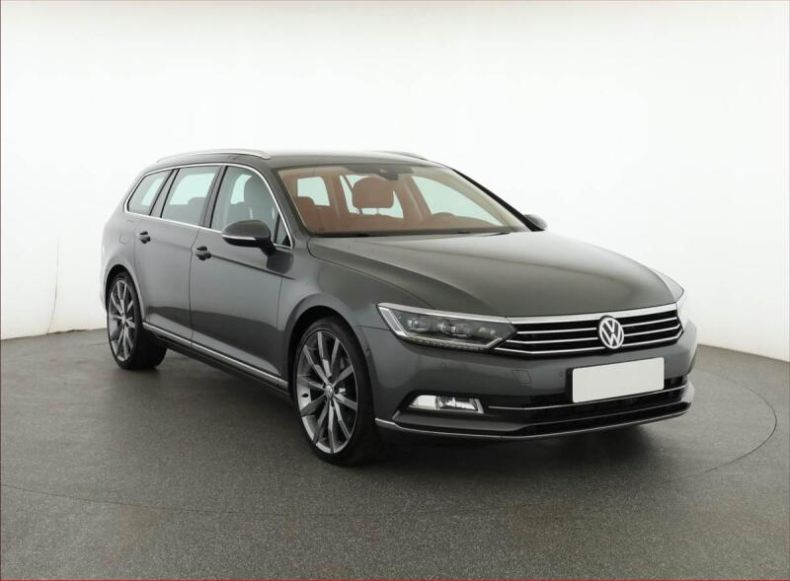 Volkswagen Passat - hlavní foto