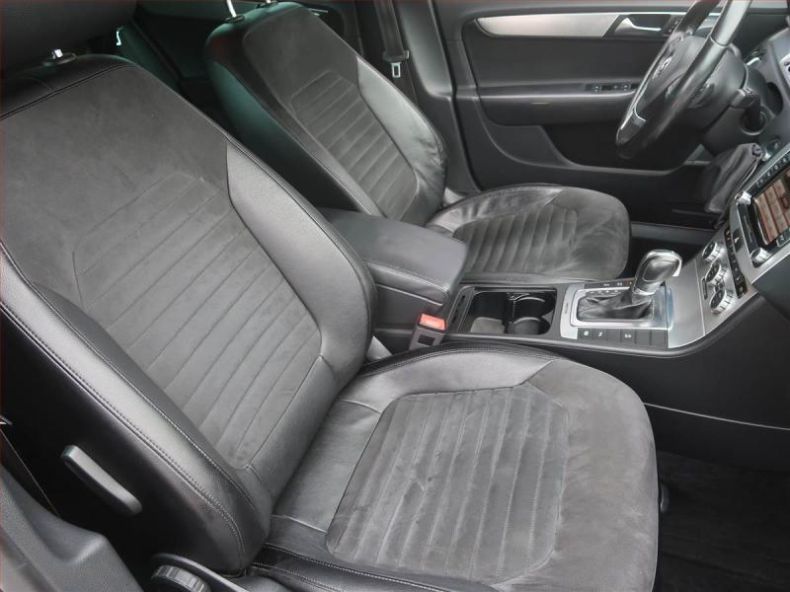 Volkswagen Passat - hlavní fotka