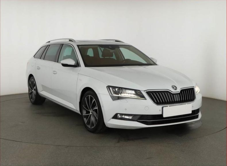 Škoda Superb - hlavní foto