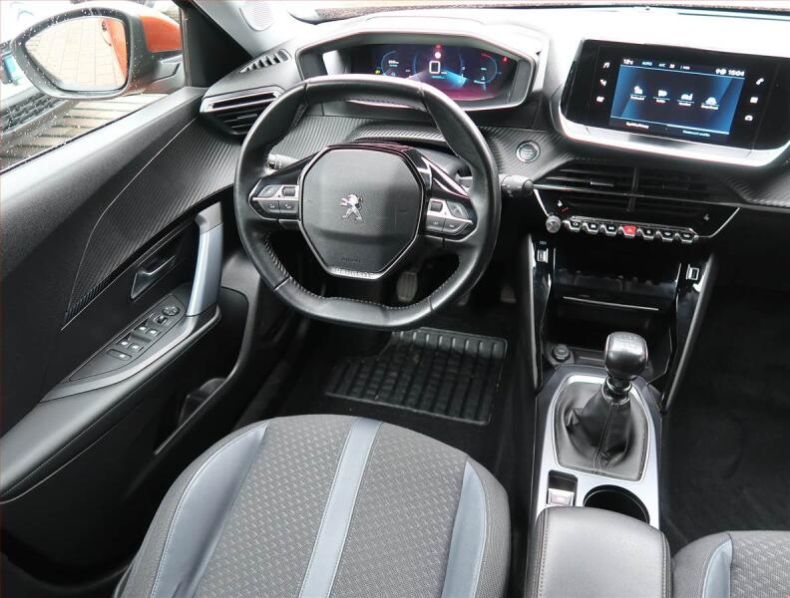 Peugeot 2008 - hlavní fotka