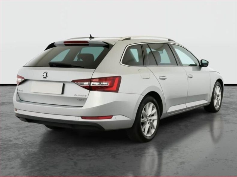 Škoda Superb - hlavní fotka