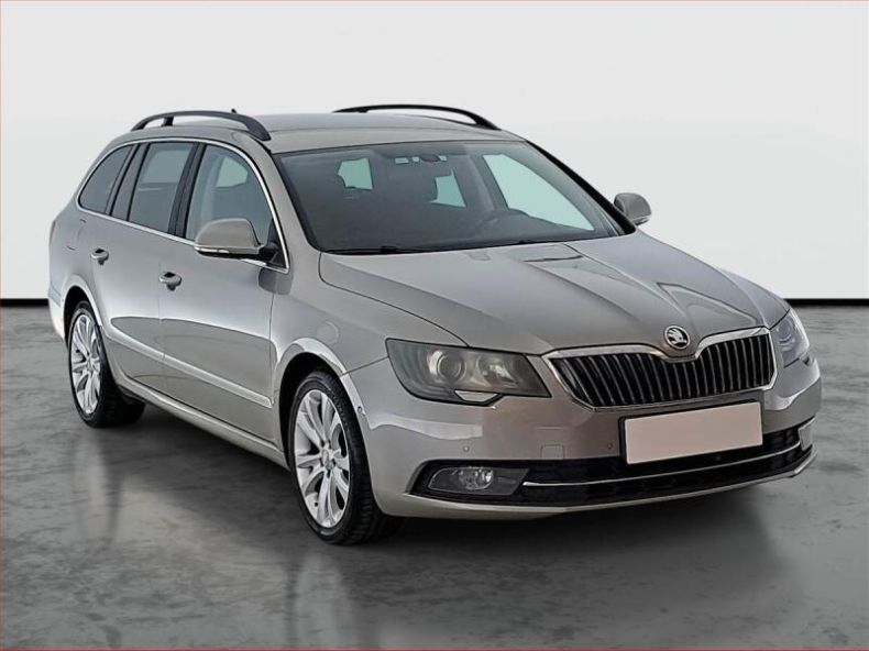 Škoda Superb - hlavní foto