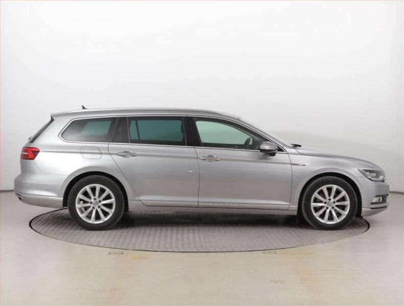 Volkswagen Passat - hlavní fotka