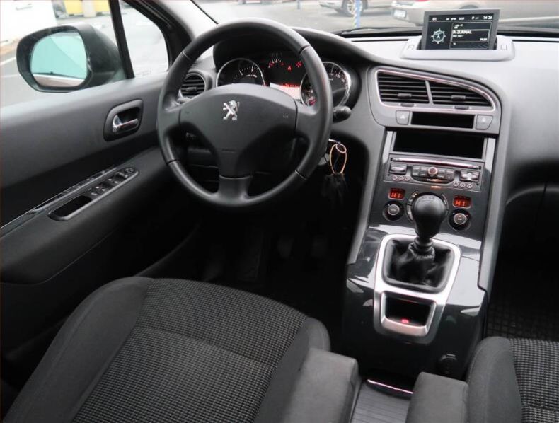 Peugeot 5008 - hlavní fotka