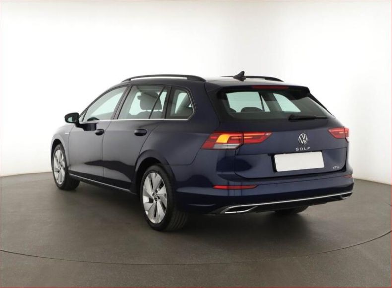 Volkswagen Golf - hlavní fotka