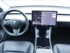 Tesla Model 3 - fotka číslo 7