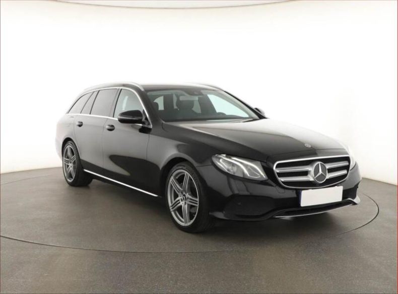 Mercedes Třída E - hlavní foto