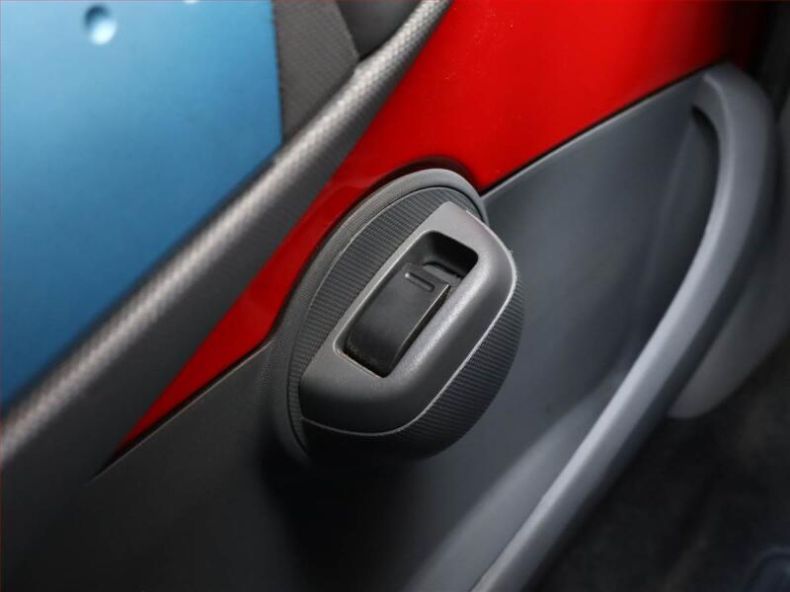 Peugeot 107 - hlavní fotka