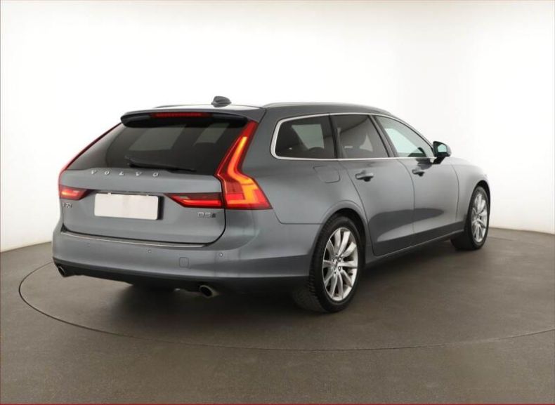 Volvo V90 - hlavní fotka