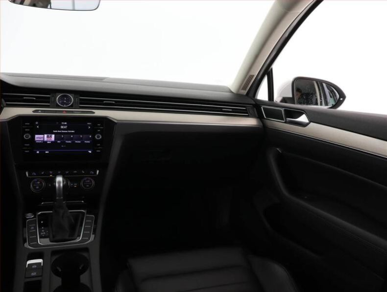 Volkswagen Passat - hlavní fotka