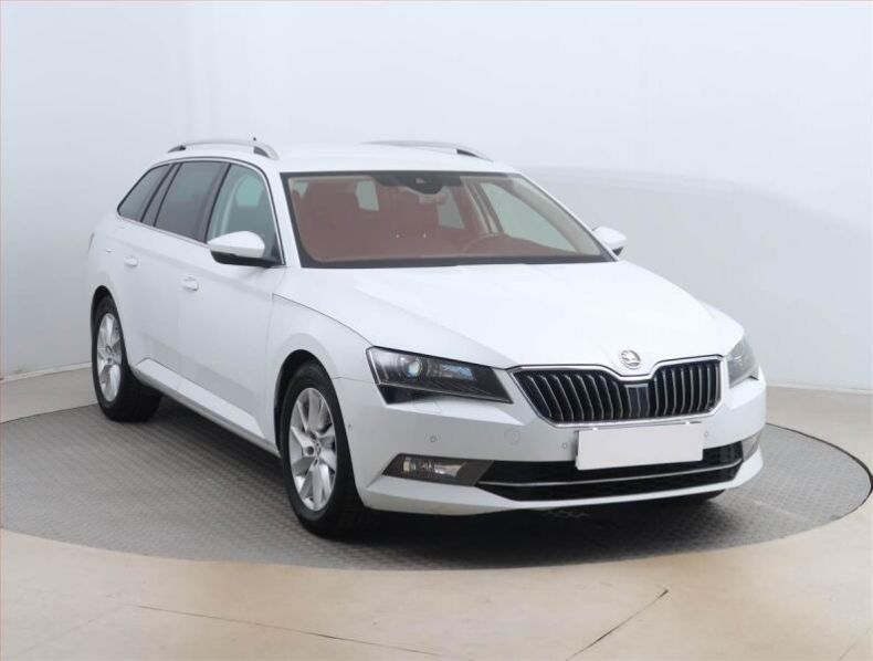Škoda Superb - hlavní foto
