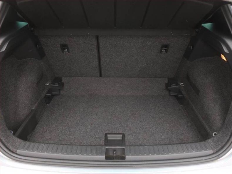 Seat Arona - hlavní fotka