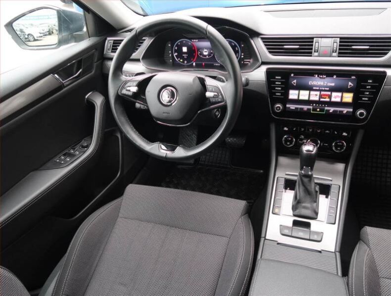 Škoda Superb - hlavní fotka