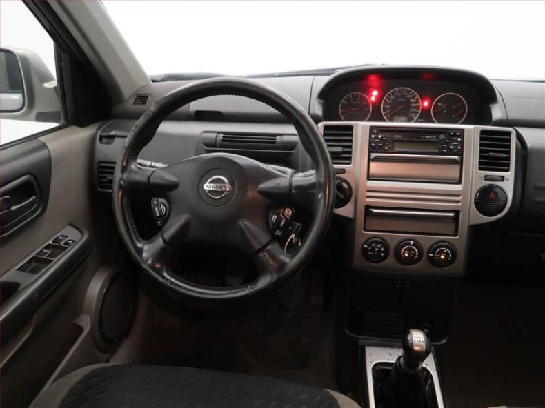 Nissan X-Trail - hlavní fotka