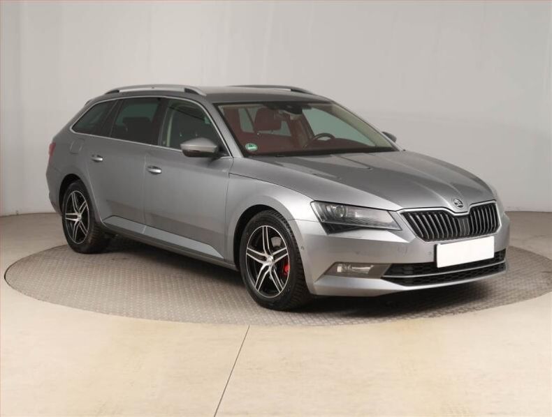 Škoda Superb - hlavní fotka