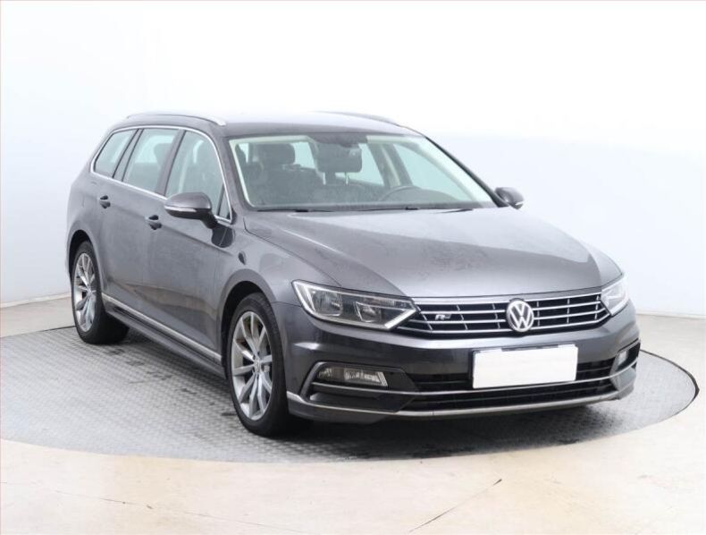 Volkswagen Passat - hlavní foto