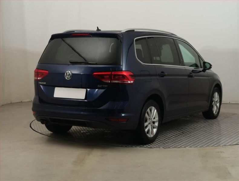Volkswagen Touran - hlavní fotka