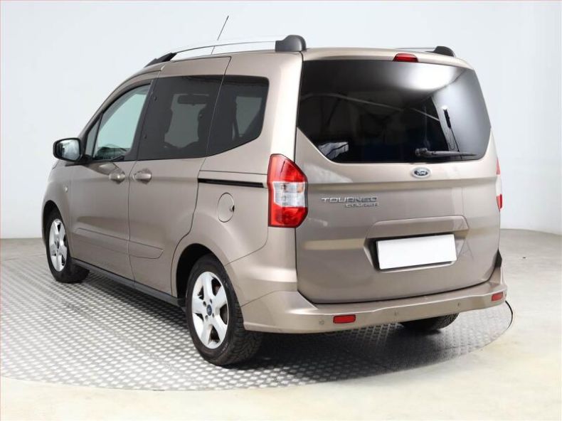 Ford Tourneo - hlavní fotka