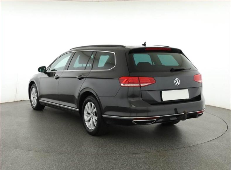 Volkswagen Passat - hlavní fotka