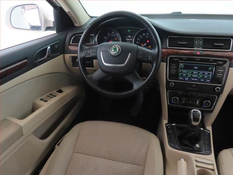 Škoda Superb - hlavní fotka