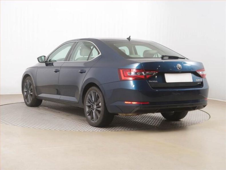 Škoda Superb - hlavní fotka