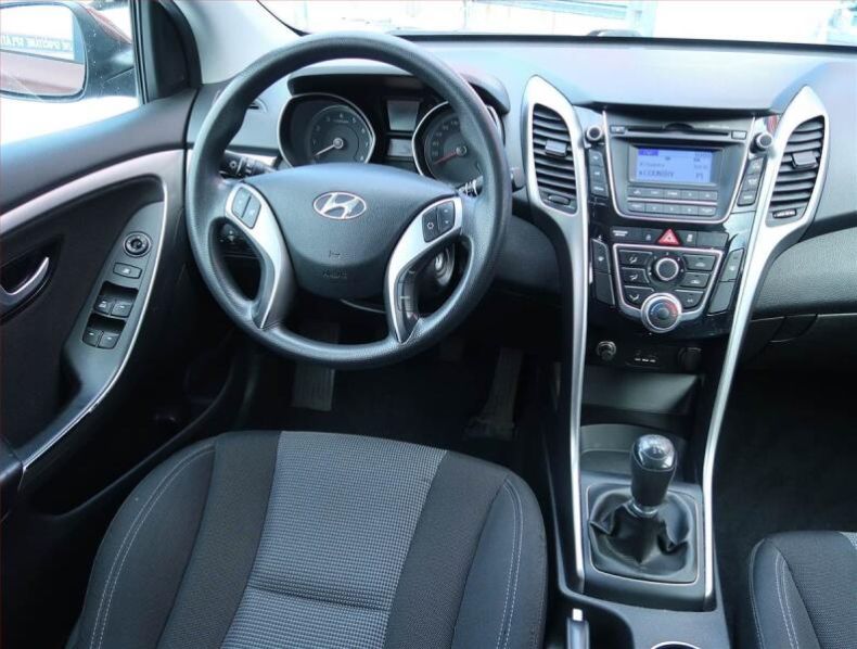 Hyundai i30 - hlavní fotka