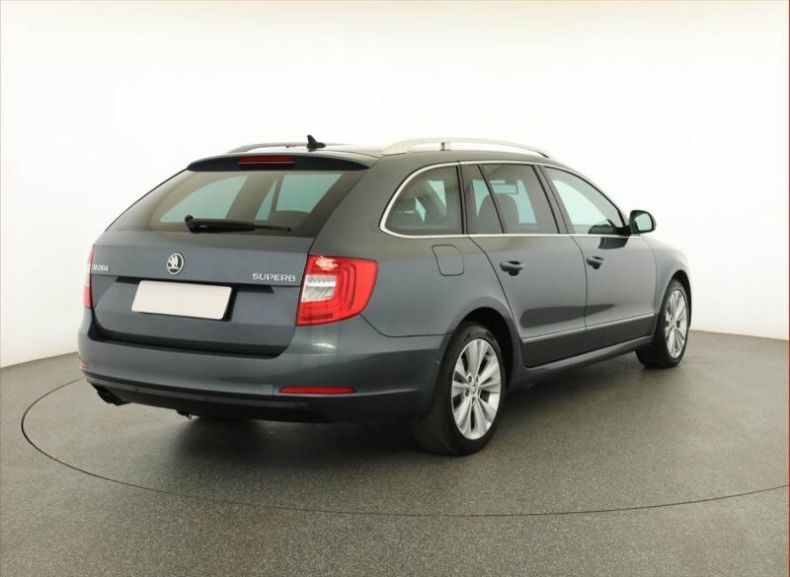 Škoda Superb - hlavní fotka