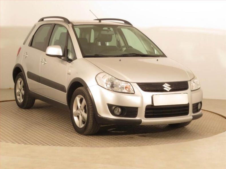 Suzuki SX4 - hlavní foto