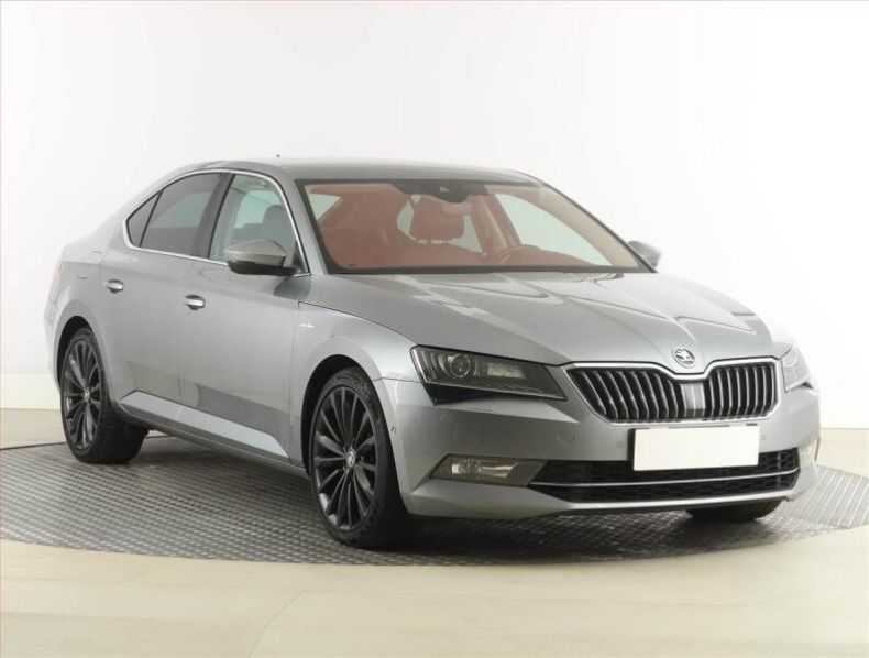 Škoda Superb - hlavní foto