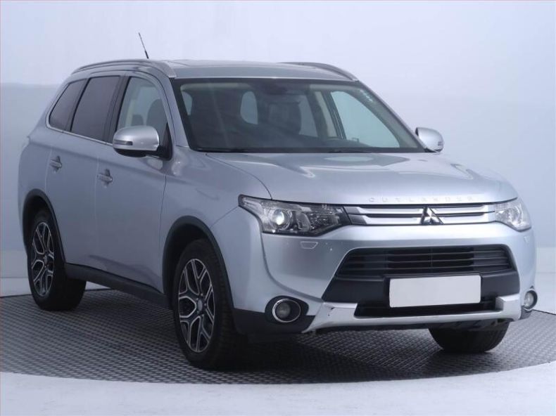 Mitsubishi Outlander - hlavní foto