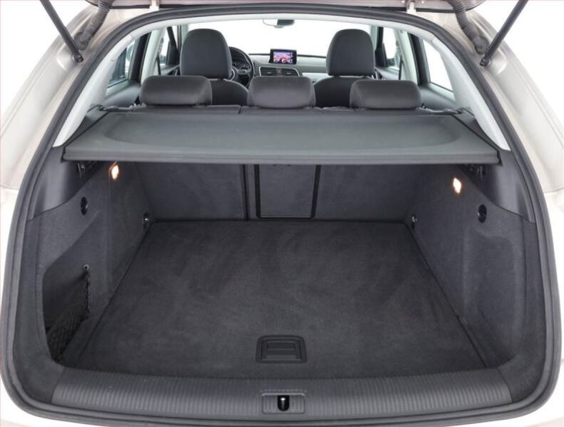 Audi Q3 - hlavní fotka