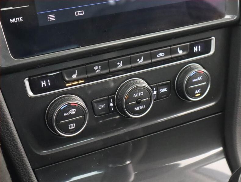 Volkswagen Golf - hlavní fotka