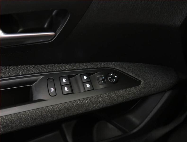 Peugeot 5008 - hlavní fotka