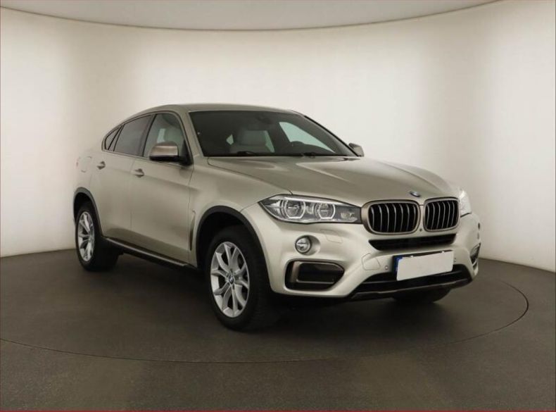 BMW X6 - hlavní foto
