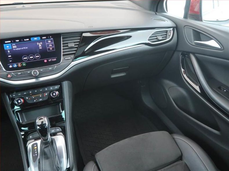 Opel Astra - hlavní fotka