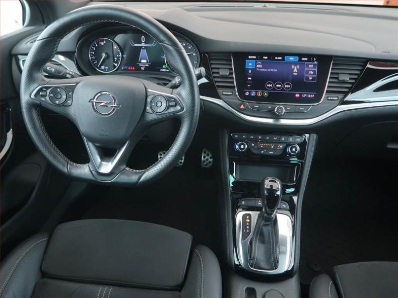 Opel Astra - hlavní foto