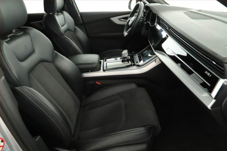 Audi Q7 - hlavní fotka