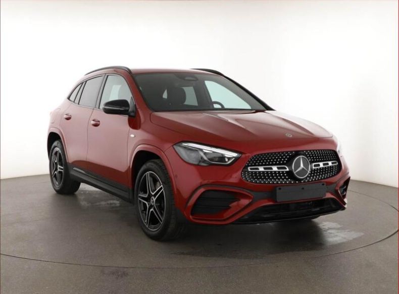 Mercedes Třída GLA - hlavní foto