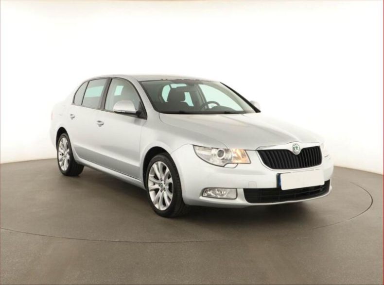 Škoda Superb - hlavní foto
